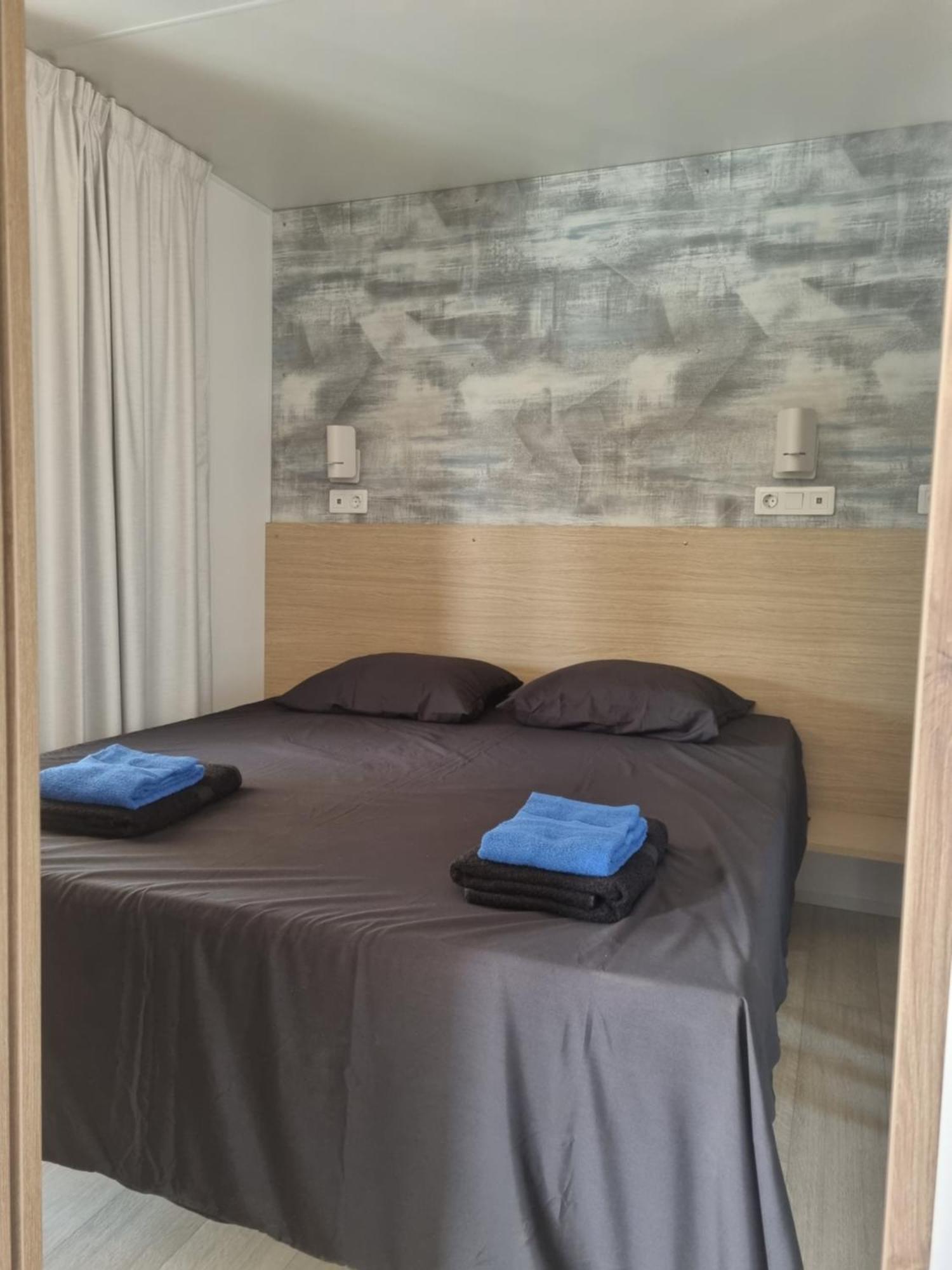 Charmant Et Spacieux Mobil Home Rocbaron Экстерьер фото